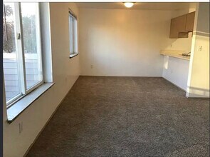 12520 Greenwood Ave N in Seattle, WA - Building Photo - Building Photo