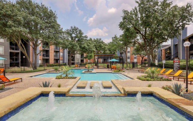 The Hampton on Jupiter in Dallas, TX - Building Photo - Building Photo