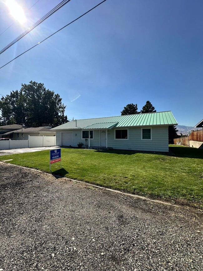 property at 286 N Iowa Ave