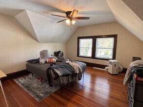 558 Riverside Ave in Medford, MA - Building Photo - Building Photo
