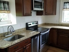 34 Claremont Ter, Unit 4 in Swampscott, MA - Building Photo - Building Photo