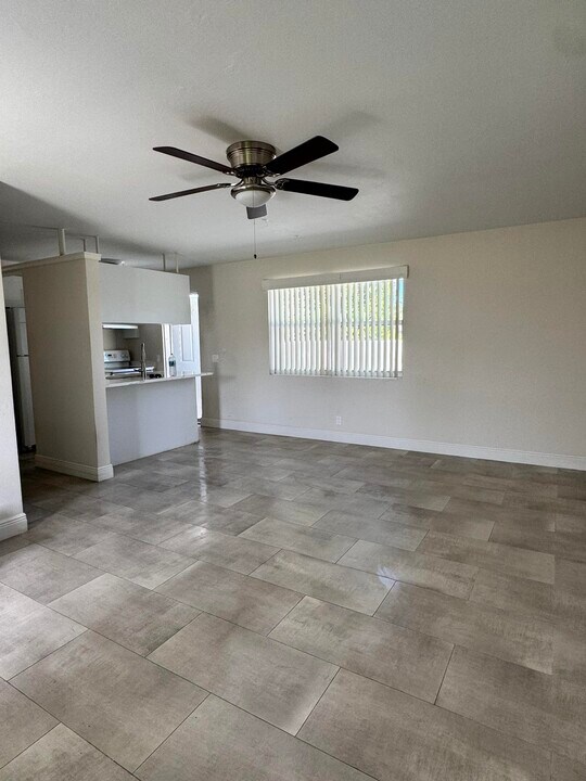 309 Malverne Rd in West Palm Beach, FL - Building Photo