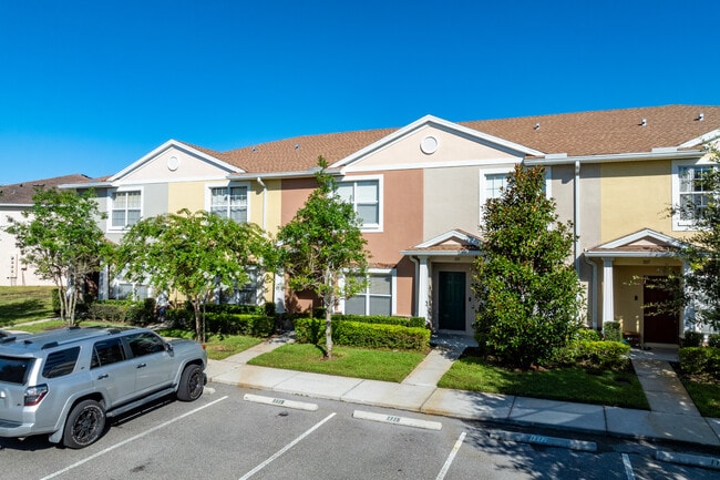 Hillhurst Crossing in Wesley Chapel, FL - Building Photo - Building Photo