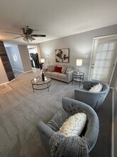 102 Stone Hurst Ct in New Castle, DE - Foto de edificio - Building Photo