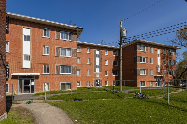 1731 Rochon Rue in Montréal, QC - Building Photo - Building Photo