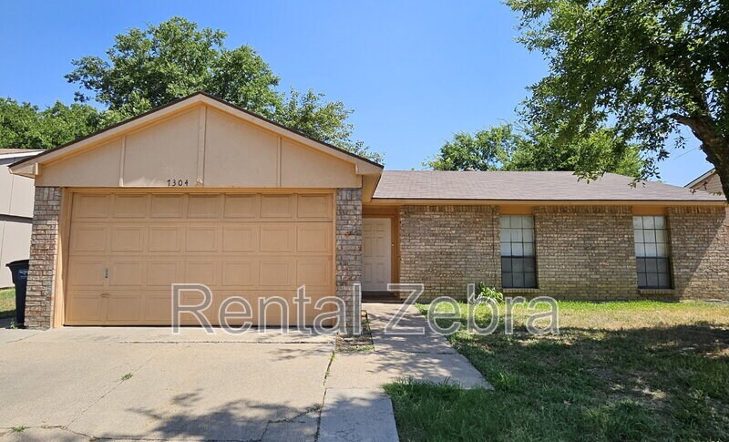 7304 Lea Pl in Fort Worth, TX - Building Photo