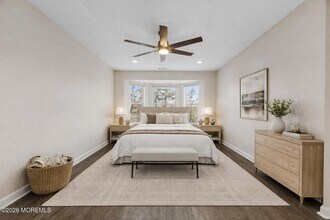 186 Tulip Ln in Freehold, NJ - Building Photo - Building Photo