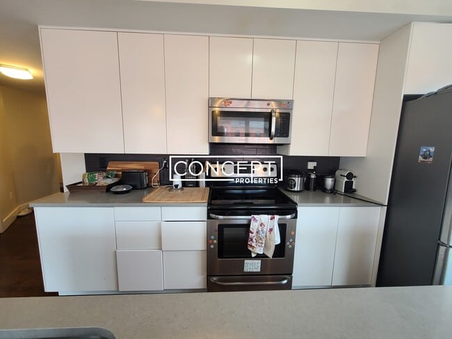 659 Massachusetts Ave, Unit 6 in Boston, MA - Foto de edificio - Building Photo