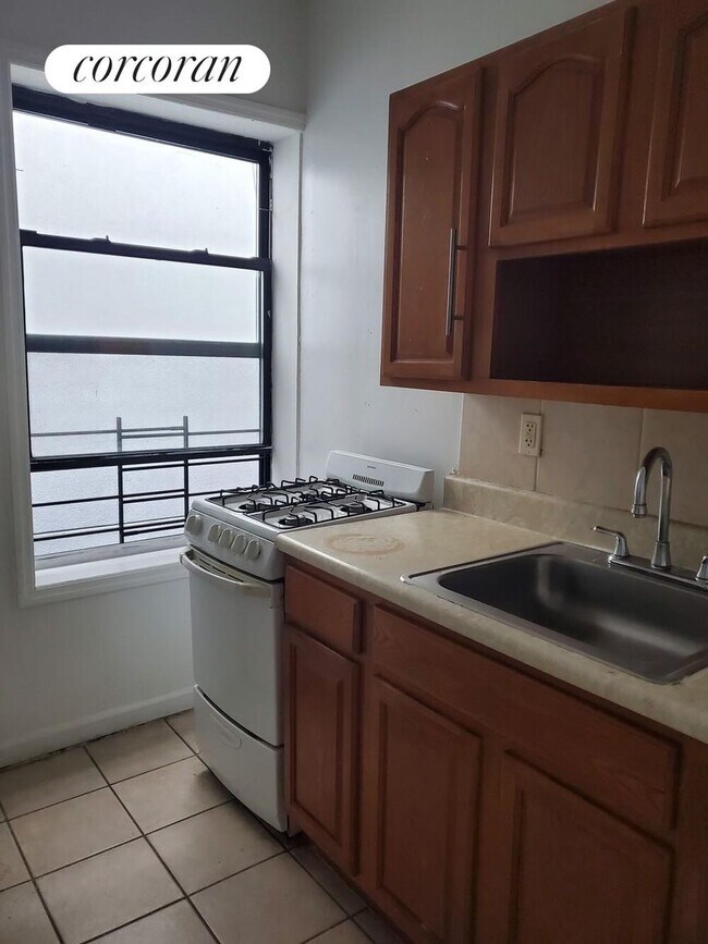 295 Broadway in Brooklyn, NY - Building Photo - Building Photo