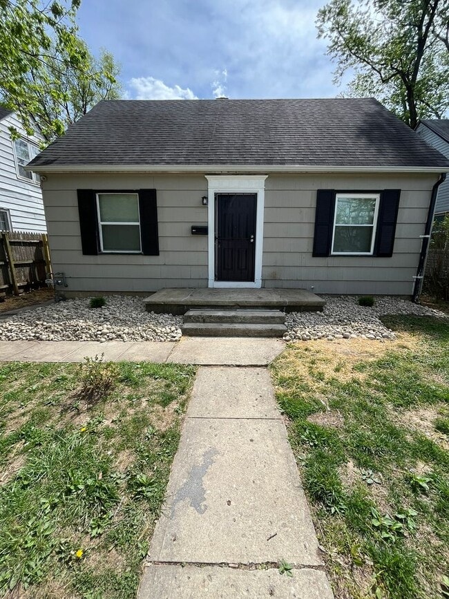 property at 2213 Woodward Ave