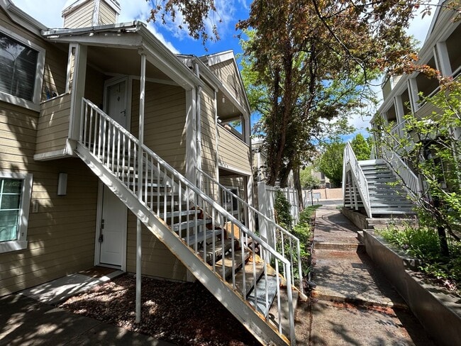 property at 1484 E Foxboro Dr