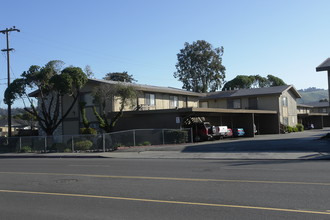 Ponderosa Apartments in Hayward, CA - Building Photo - Building Photo