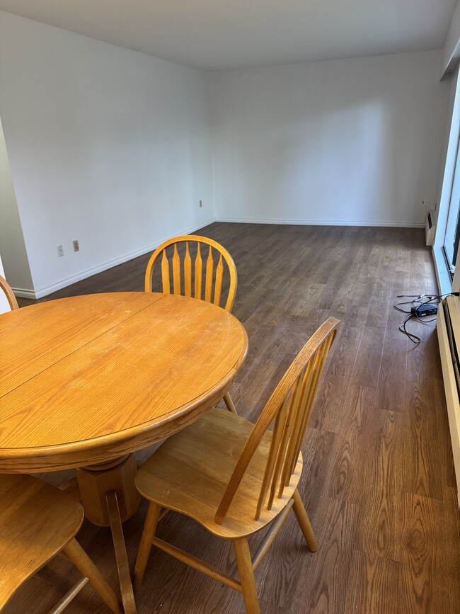 5127 Irving St in Burnaby, BC - Building Photo - Building Photo