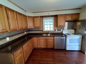 134 W Side Dr in Hamden, CT - Building Photo - Building Photo