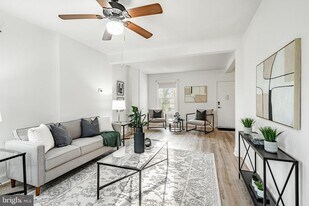 209 Sharpless St in West Chester, PA - Building Photo