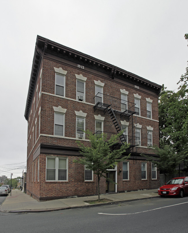 351 Van Duzer St in Staten Island, NY - Building Photo - Building Photo