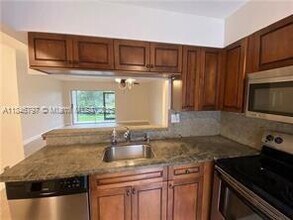 713 Gardens Dr in Pompano Beach, FL - Building Photo - Building Photo
