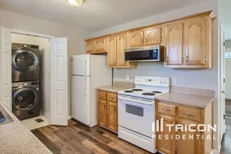 1150 E 17th Ave in Springfield, TN - Foto de edificio - Building Photo