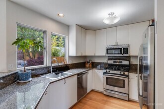 33 Martha Ave in San Francisco, CA - Building Photo - Building Photo