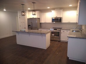 4896 Crater Ave N in Keizer, OR - Building Photo - Building Photo