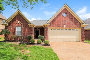 436 Bruins Trce in Memphis, TN - Building Photo