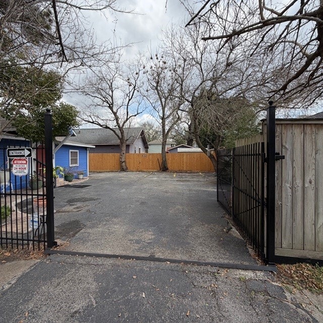 property at 520 W 14th St