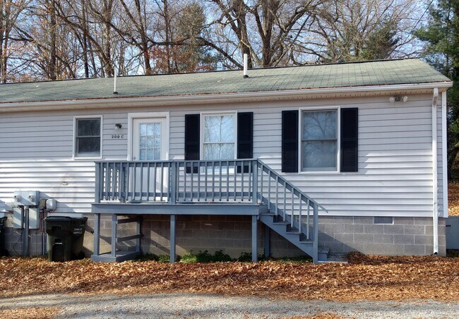 200 Jefferson St, Unit C in Farmville, VA - Building Photo - Building Photo