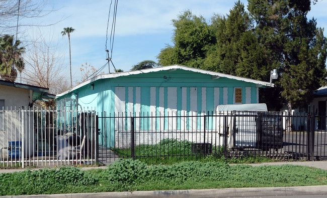 1256-1262 N Sierra Way in San Bernardino, CA - Foto de edificio - Building Photo