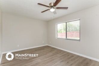 1442 Oak Valley Dr in Seffner, FL - Building Photo - Building Photo