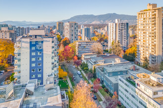 1050 Jervis St in Vancouver, BC - Building Photo - Building Photo