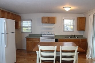81 Winthrop Rd in Plymouth, MA - Building Photo - Building Photo