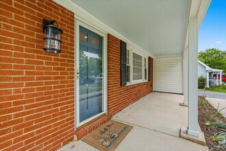 5406 Dunsmore Rd in Alexandria, VA - Building Photo - Building Photo