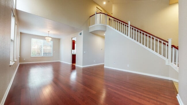 326 Winemaker Way in Windsor, CA - Building Photo - Building Photo