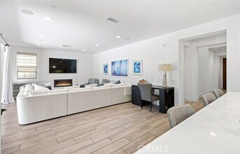 30 Windwalker Way in Tustin, CA - Building Photo - Building Photo