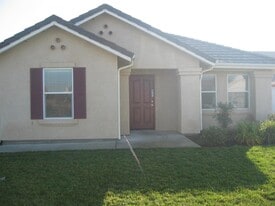 1949 E Academy Ave in Tulare, CA - Building Photo