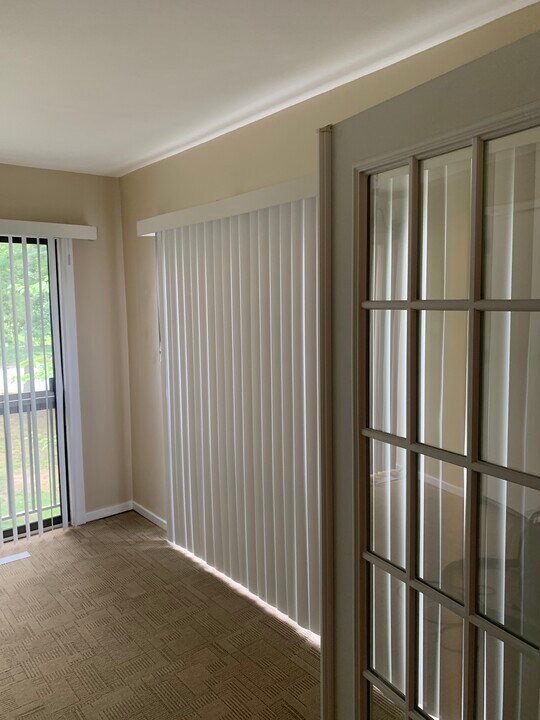134 Amberly Dr, Unit J in Englishtown, NJ - Building Photo