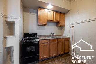 6930 N Greenview Ave in Chicago, IL - Building Photo - Building Photo