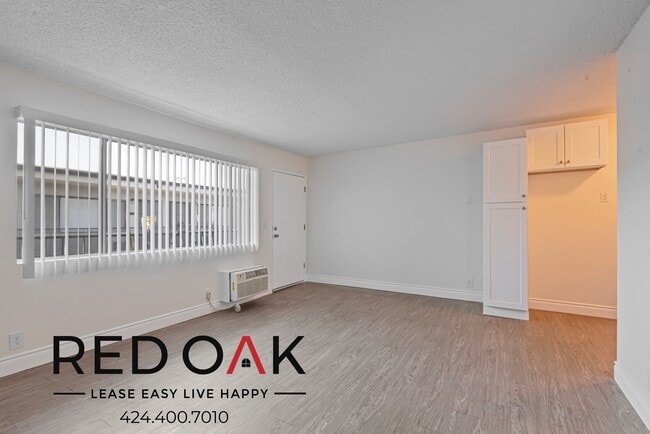property at 7466 Rosemead Blvd