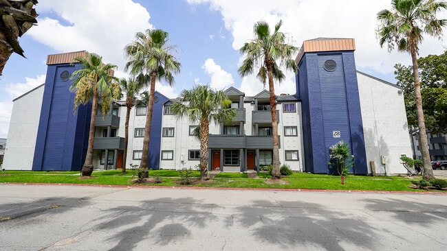 Windsor Manor in Houston, TX - Building Photo - Building Photo