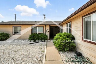 4885 S Lincoln St in Englewood, CO - Building Photo