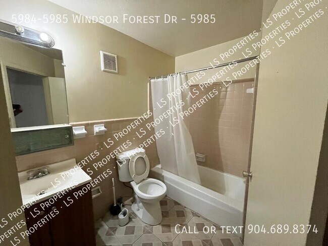 5984-5985 Windsor Forest Dr in Jacksonville, FL - Foto de edificio - Building Photo