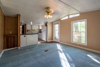 4301 Budds Creek Rd in Cunningham, TN - Building Photo - Building Photo