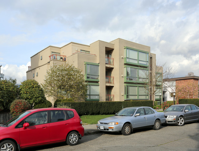 1239 W 14th Ave in Vancouver, BC - Building Photo - Primary Photo