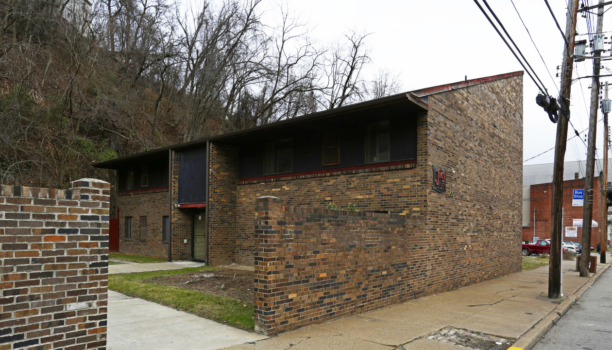 Jody Apartments in East Pittsburgh, PA - Building Photo