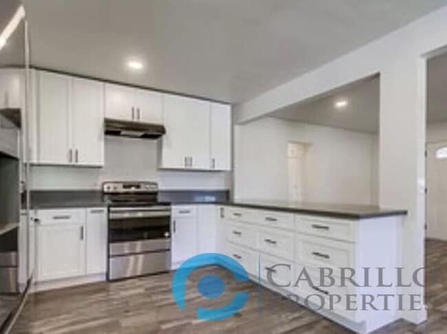401 Idaho Ave in Escondido, CA - Building Photo - Building Photo