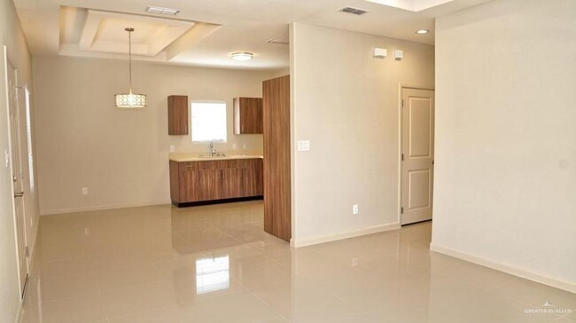 1402 Coyote Hls, Unit 2 in Edinburg, TX - Building Photo - Building Photo