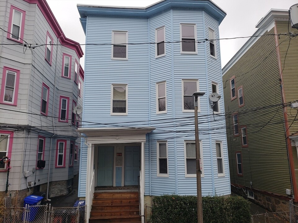 11 Arcola St, Unit 11 Arcola St., #1 in Boston, MA - Building Photo