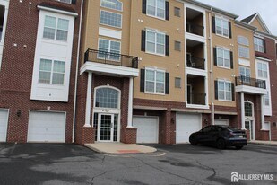 613 Doral Ct in Piscataway, NJ - Building Photo