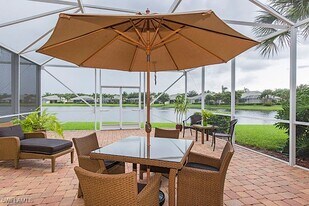 1837 Avian Ct in Naples, FL - Building Photo