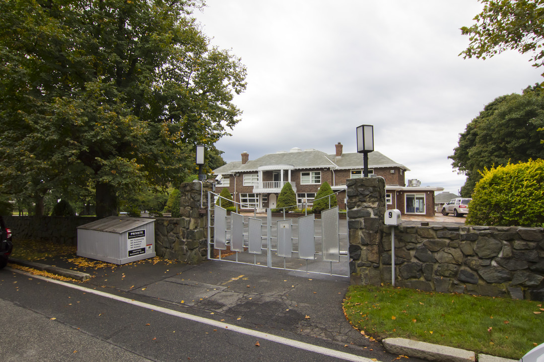 9 Vernon St in Nahant, MA - Foto de edificio